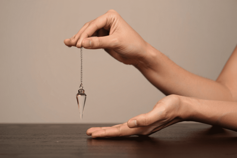 Comment se servir d’un pendule pour la première fois - Maison de la